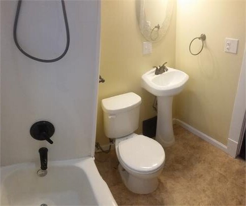 Building Photo - 10616 Bernard Ave