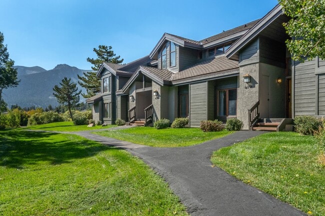 Building Photo - Spacious Snowcreek III Condo – Winter Rental