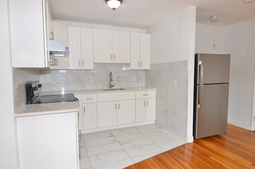 Primary Photo - 357 Charles St