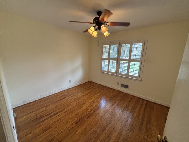 Building Photo - 726 Wisteria Dr