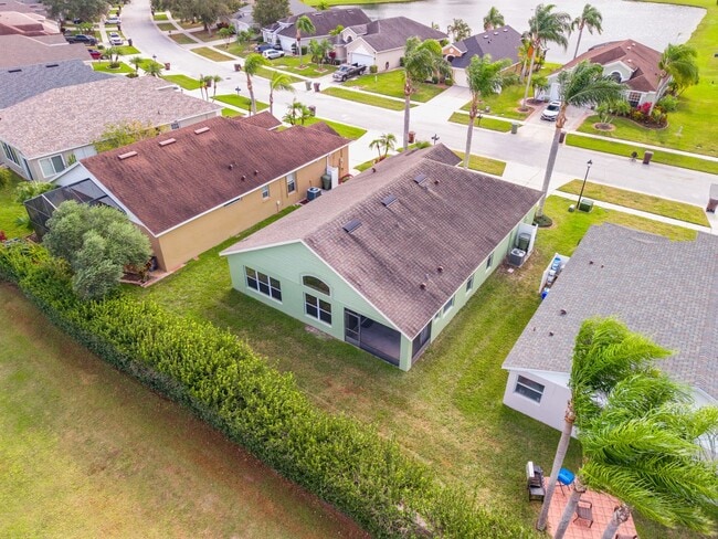 Building Photo - Immaculate 3 Bedroom Home in Gated Community - Stonefield