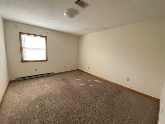 Building Photo - 408 Overlook Dr