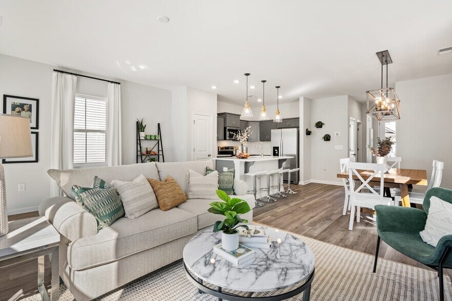 Building Photo - 7 Whispering Oaks Cir