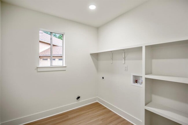 Building Photo - 17 Dowlen Pl