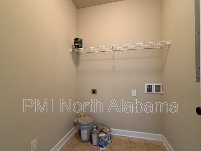Building Photo - 1012 Scarlet Woods