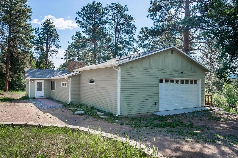 Building Photo - 28779 Pine Trail