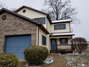 Building Photo - 3 bed 1.5 bath home