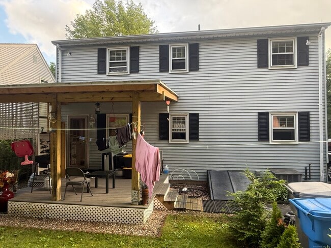 Building Photo - 84 Barlow St