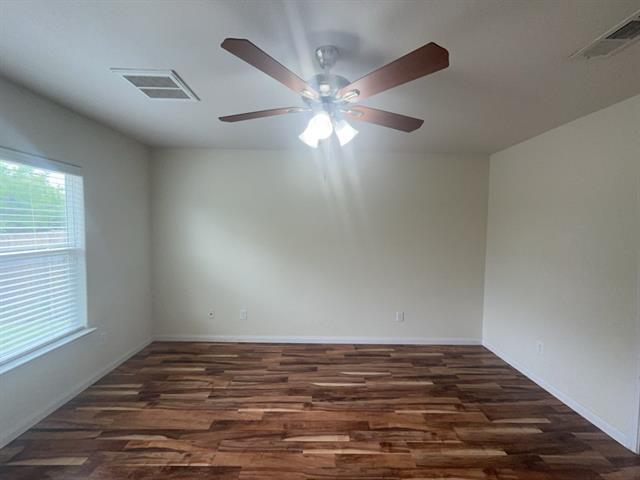 Building Photo - 10009 Iron Ridge Dr