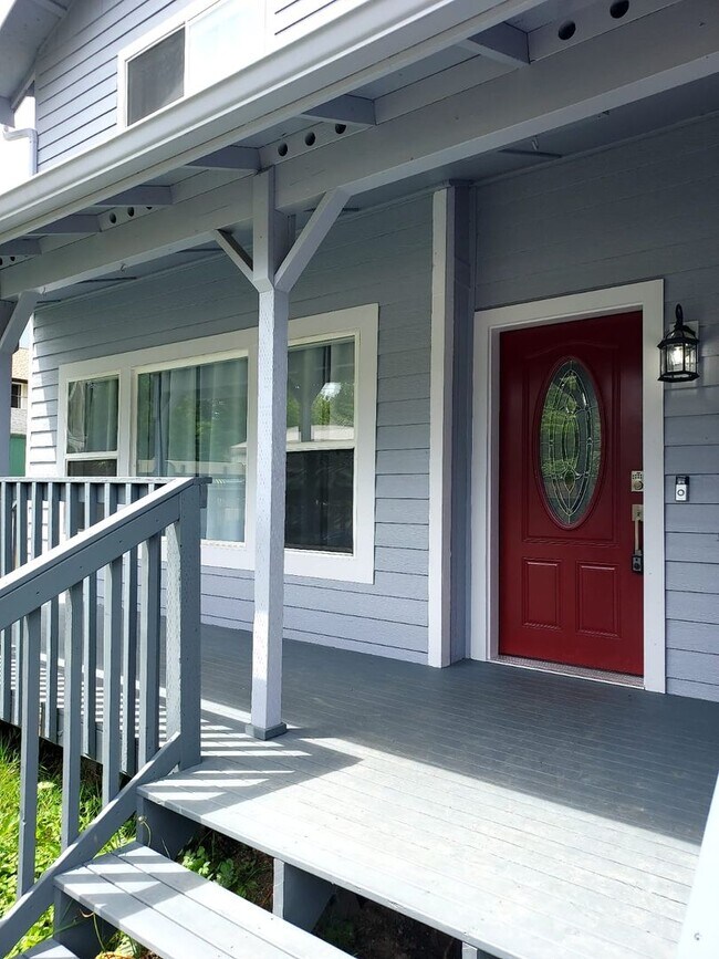 Building Photo - 2 Story Remodeled Single-Family Home in Po...