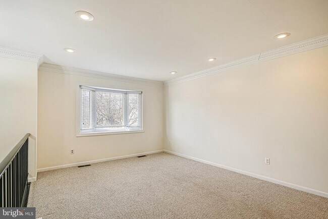Building Photo - 510 Retford Dr