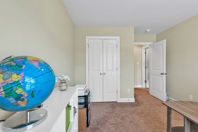 Building Photo - 293 Crossroads Store Dr