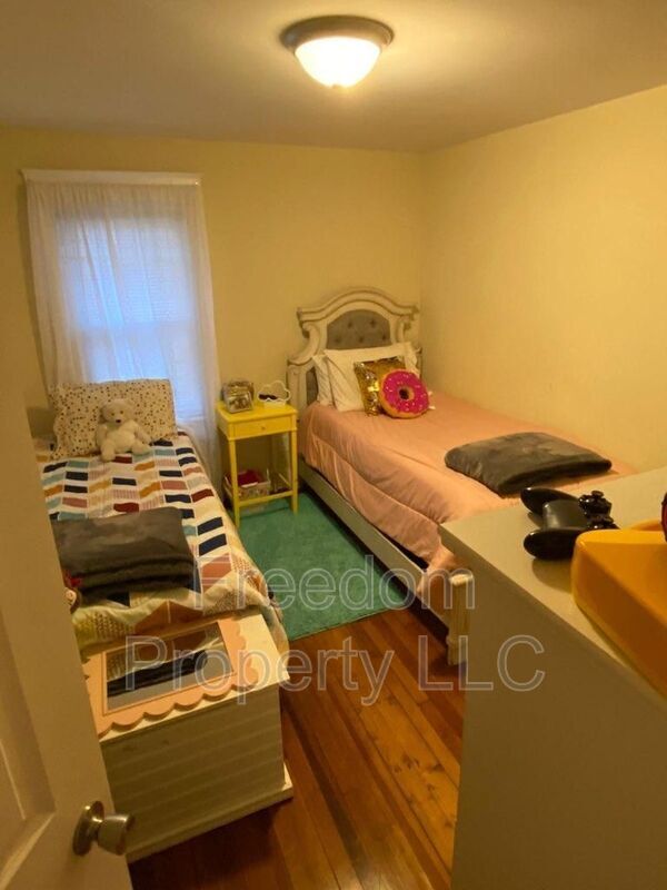 Building Photo - 18 Canal St