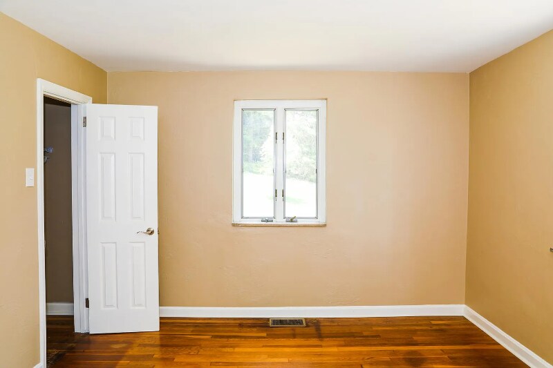 Building Photo - 3981 Willow Creek Dr