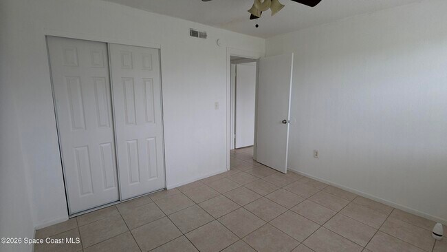 Building Photo - 2170 Knox McRae Dr