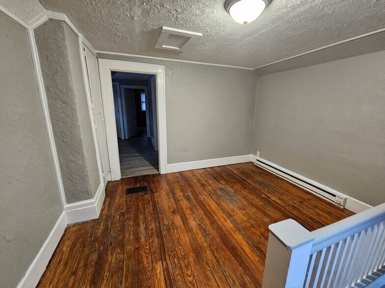 Building Photo - 811 E 29th St