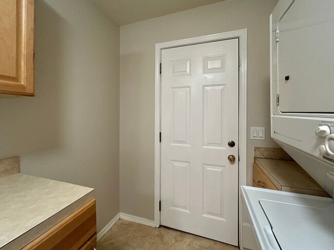 Building Photo - Tranquil 1 Bed, 1 Bath House!