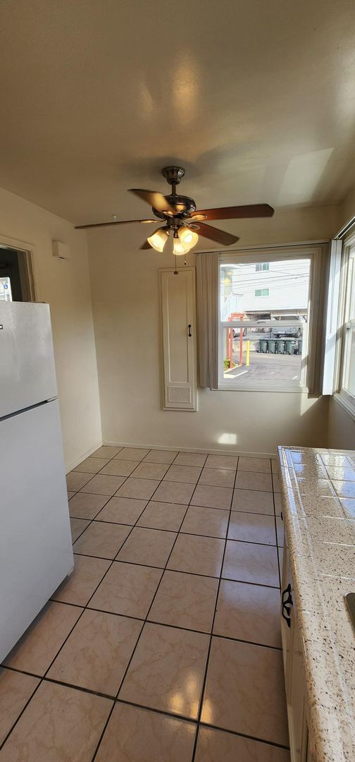 Building Photo - Recently Reduced!*New Year's Special!!*Vintage duplex near La Mesa Village + basement storage!