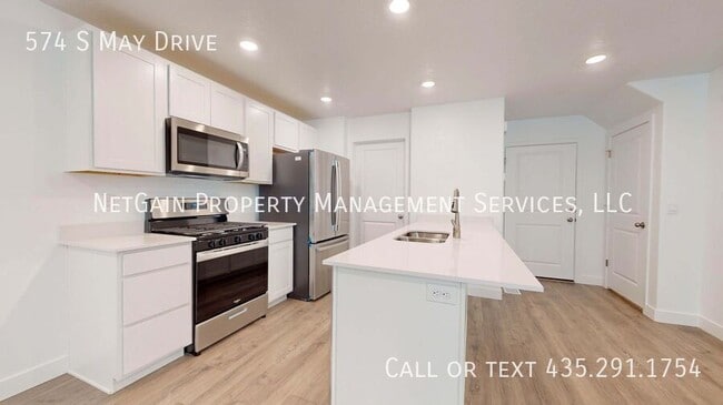 Building Photo - 574 May Dr