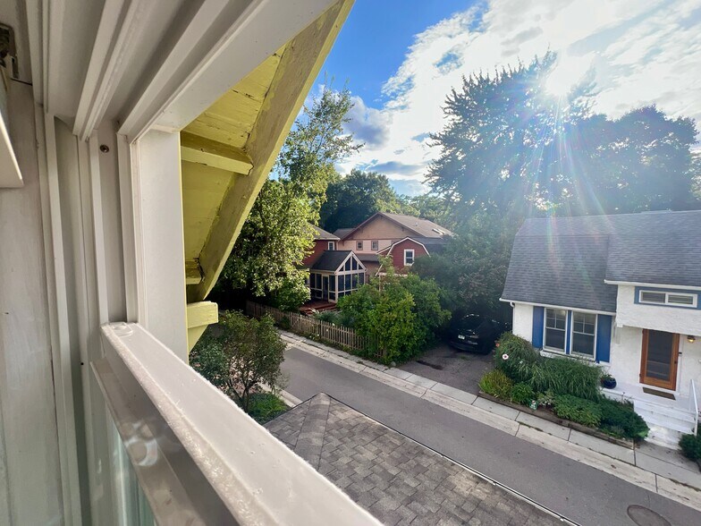 Building Photo - 210 Bucholz Ct