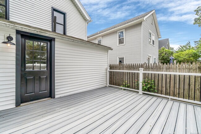 Building Photo - 155 Broadway