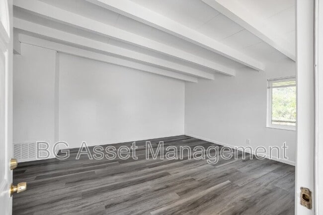 Building Photo - 1588 Ridgecrest Rd