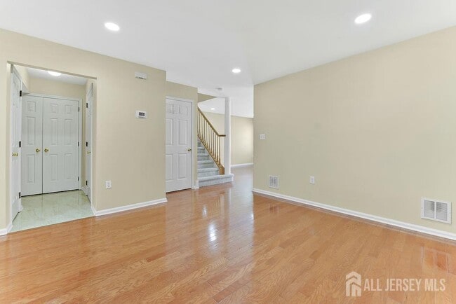 Building Photo - 102 Berkshire Dr