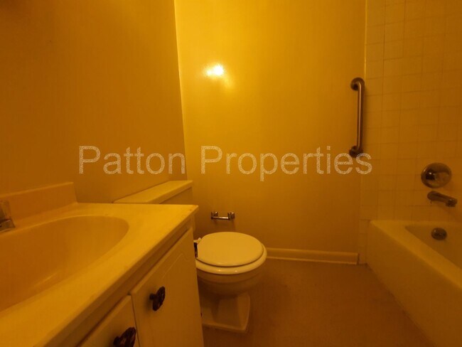 Building Photo - 307-309 Lyles Street Outside CoC - TMS004655-01-019