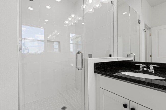 Building Photo - 4416 Longwood Lk Sq