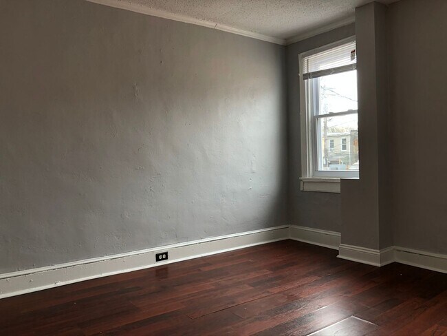 Building Photo - Charming 2 Bedroom/1 Bathroom Townhome in Abell, Baltimore, MD!