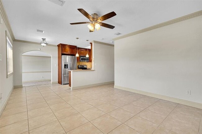 Building Photo - 257 NE 45th Ct