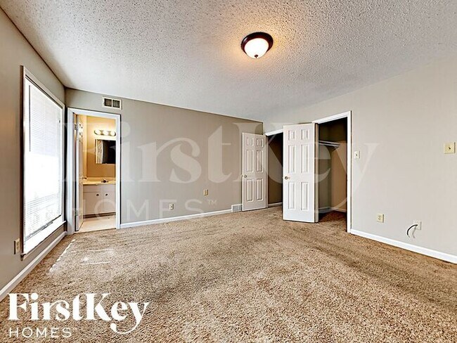 Building Photo - 6773 Rockbrook Dr