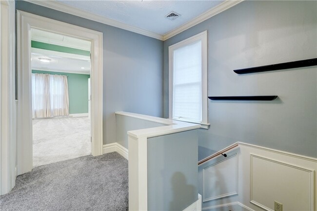 Building Photo - 450 S Main St