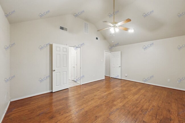 Building Photo - 211 Sendero Dr