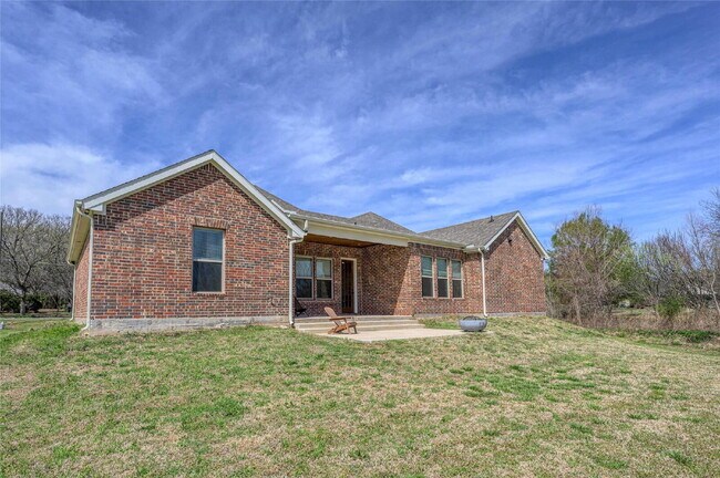 Building Photo - Private Water Views on Nearly 0.70 Acre Lot