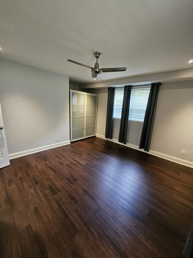 Building Photo - 317 Homeland Southway