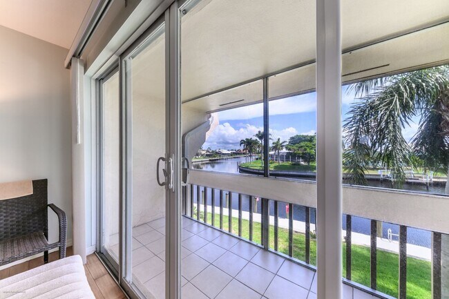 Building Photo - 1080 Bal Harbor Blvd