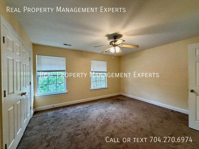 Building Photo - 2154 Sardony Ln