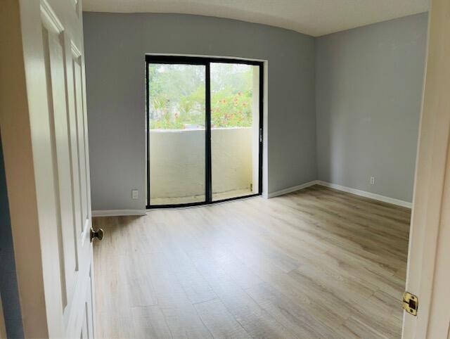 Building Photo - 3386 Lucerne Park Dr
