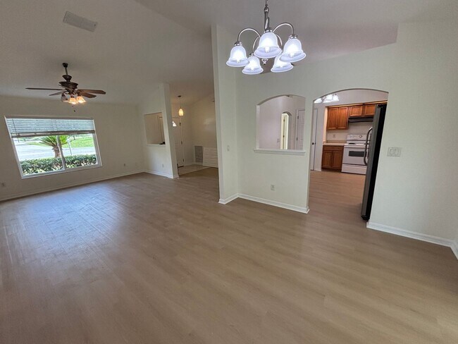 Building Photo - Emerald Point - Southwest Ocala | 3/2 1577 sqft