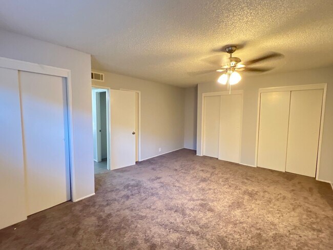 Building Photo - 2624 Loch Ness Ct