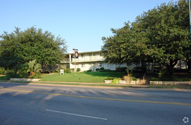 Building Photo - Upper E - Paree (OLD)