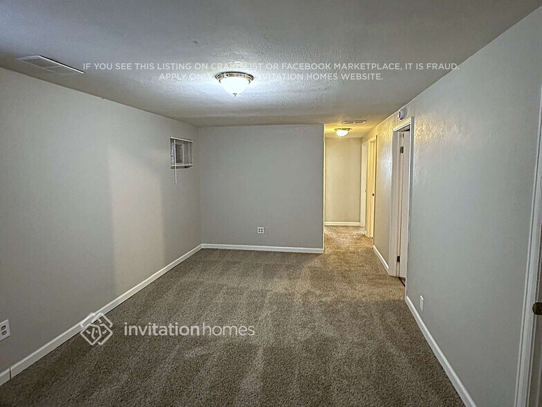 Building Photo - 1621 S Rifle St