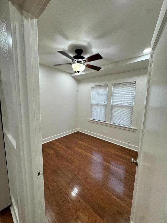 Building Photo - 961 S 7th St