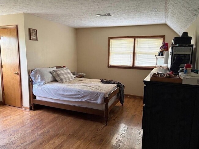 Building Photo - 4811 Cook Rd SW