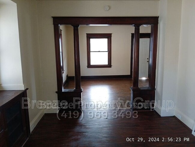 Building Photo - 244 Knower St