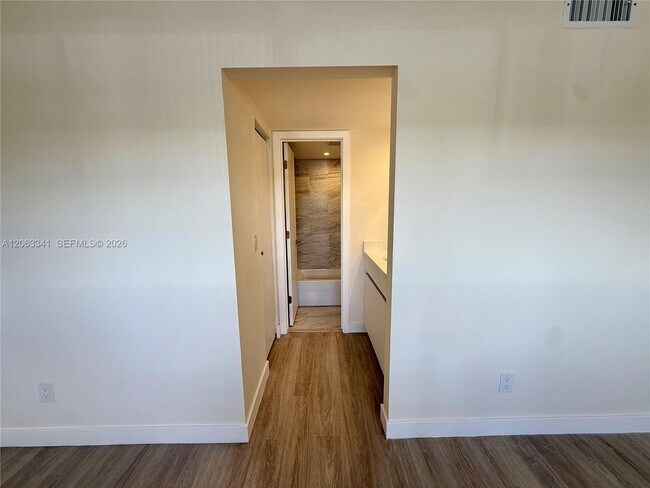 Building Photo - 400 Waterway Dr S