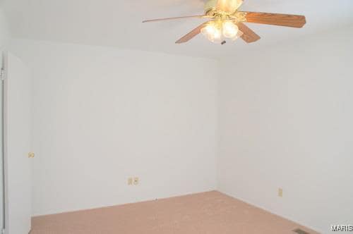 Building Photo - 715 White Oak Dr