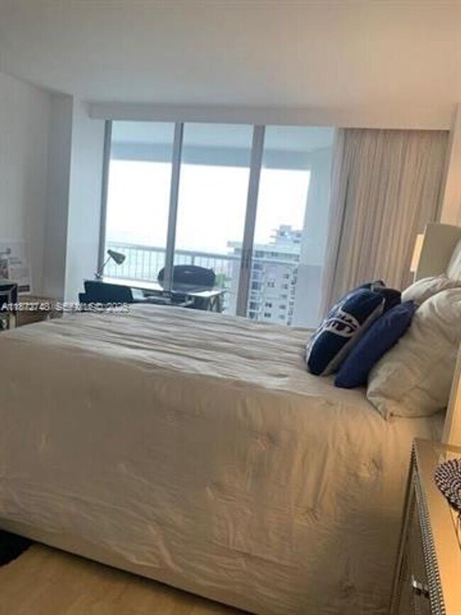 Building Photo - 9341 Collins Ave