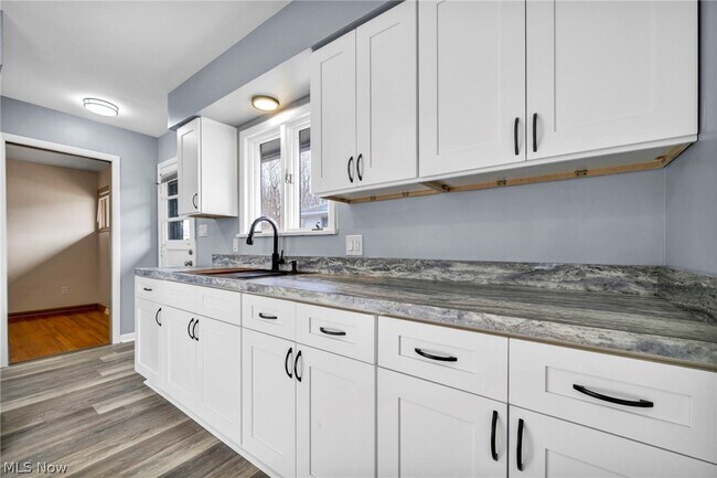 Building Photo - 1171 Jason Ave